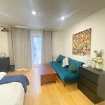 Luxurious London 5 Bedroom House